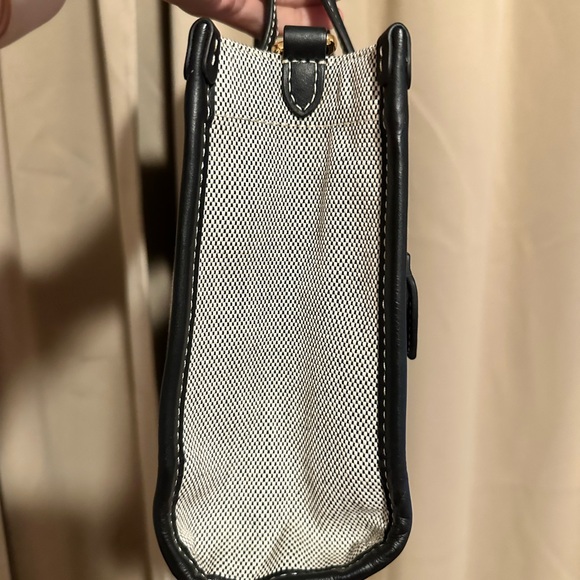 Burberry Black and Cream Tote Bag with Structured Shape and Leather Accents - Picture 7 of 14